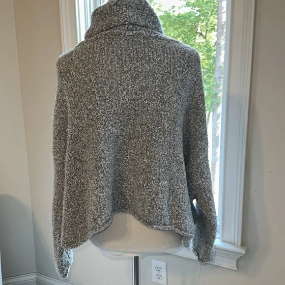 Free People Loose Fit Boucle Cowl neck Sweater, Size S/P, VGUC - Picture 4 of 8